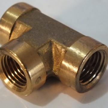 Tee 22mm x 3/4  -1/2'' Latão 